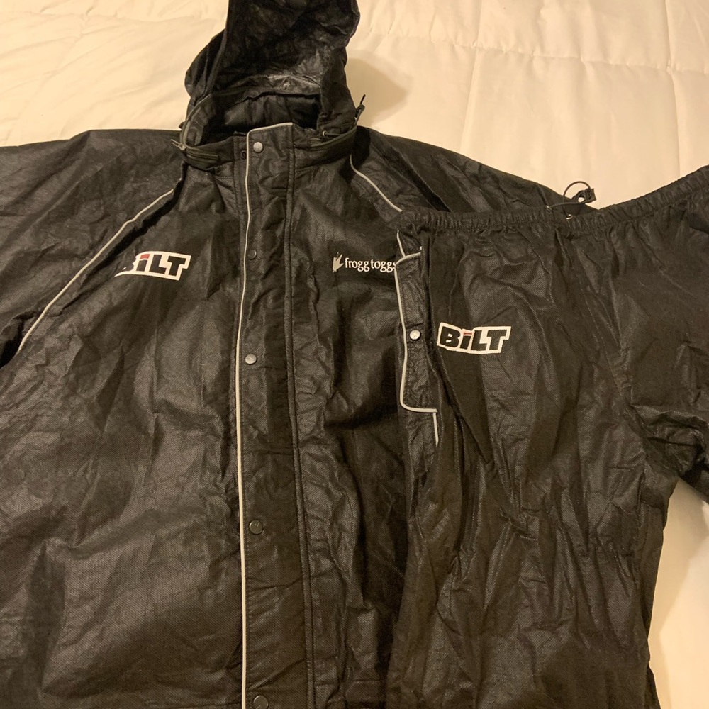 Bilt frogg toggs polypropylene suit